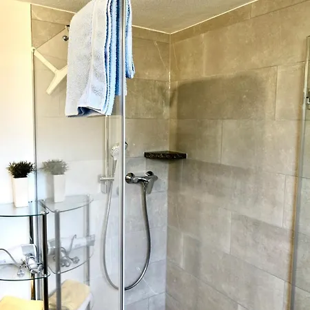 شقة Ferienwohnung Mit Terrasse & Perfekter Anbindung - #113232 لينداو